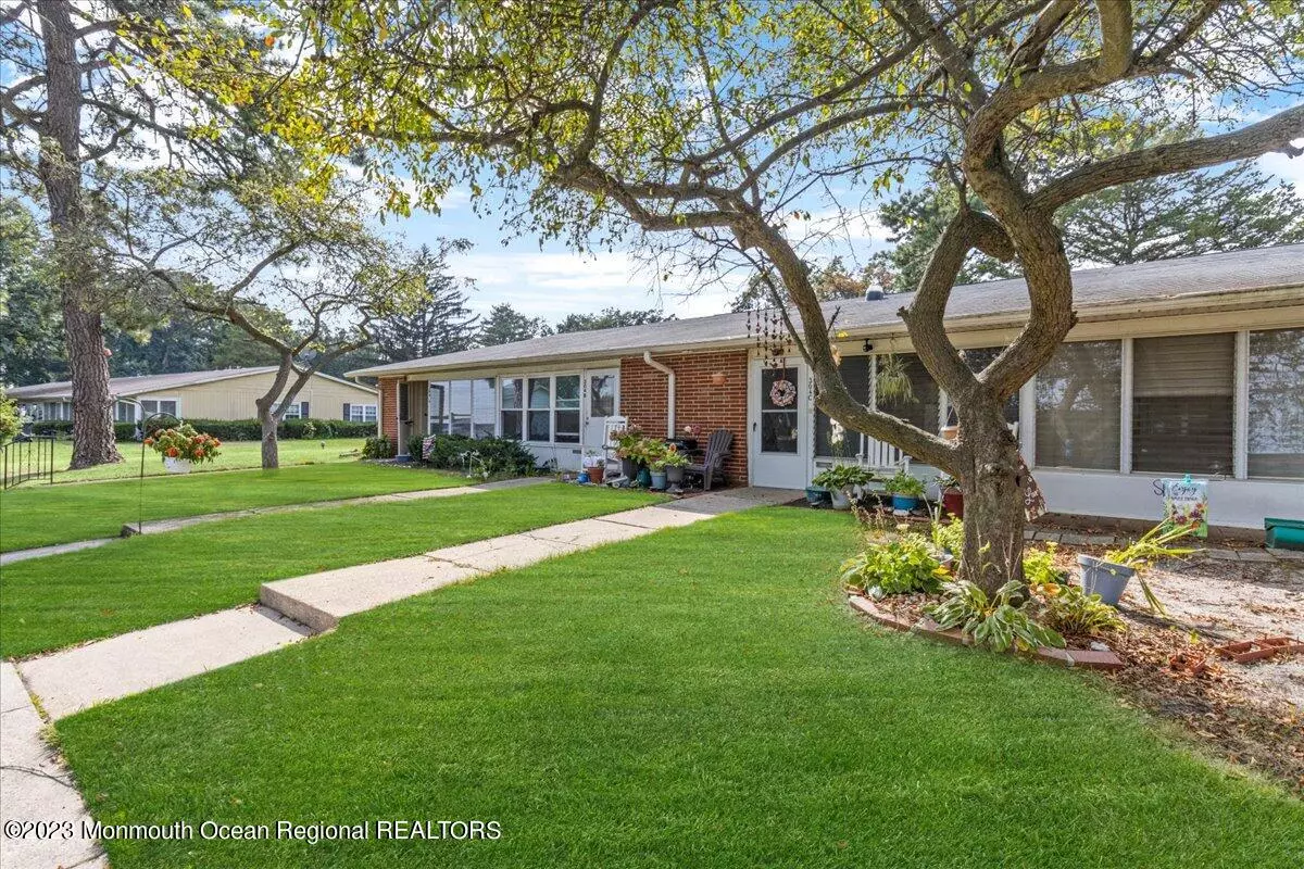 Lakewood, NJ 08701,304 W Malvern Court