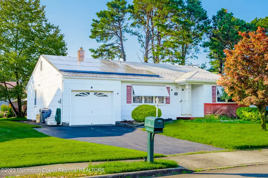 23 Fairfield Road, Toms River, NJ 08757