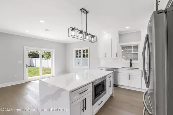 Keyport, NJ 07735,22 Van Dorn Street