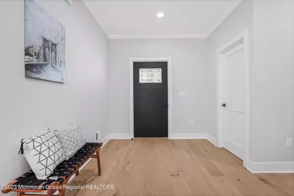 Keyport, NJ 07735,24 Van Dorn Street