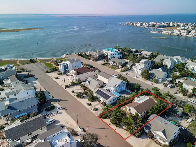 339 W 4th Street, Ship Bottom, NJ 08008