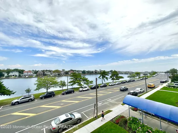 Asbury Park, NJ 07712,510 Deal Lake Drive #3D