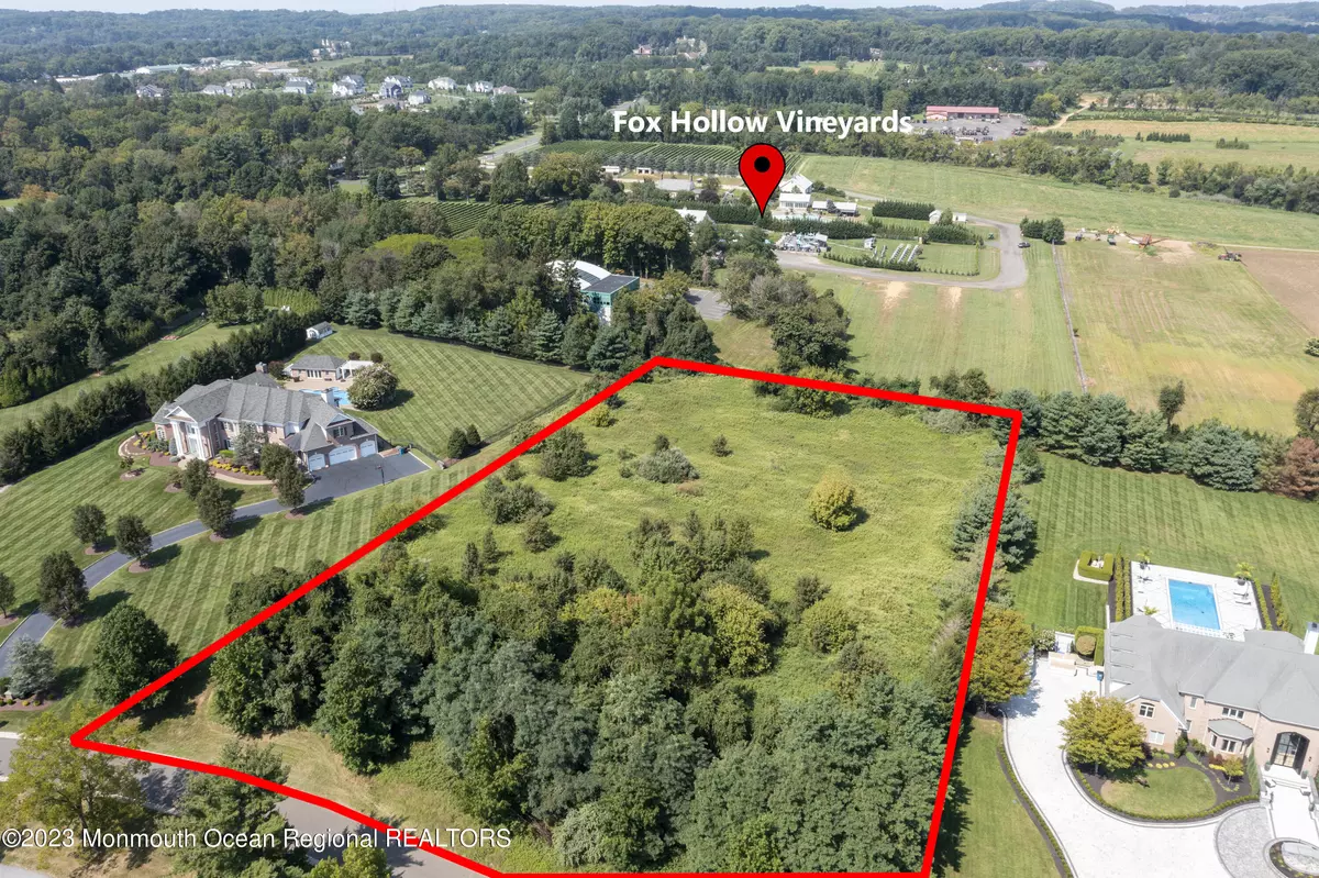 Holmdel, NJ 07733,6 Hop Brook Lane