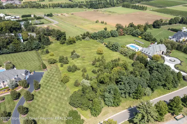 Holmdel, NJ 07733,6 Hop Brook Lane