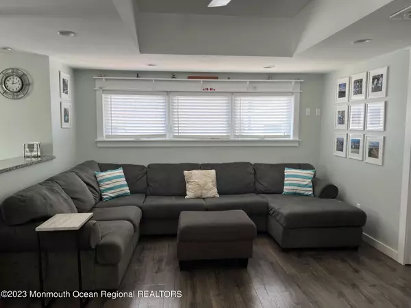Mantoloking, NJ 08738,308 W Kupper Drive