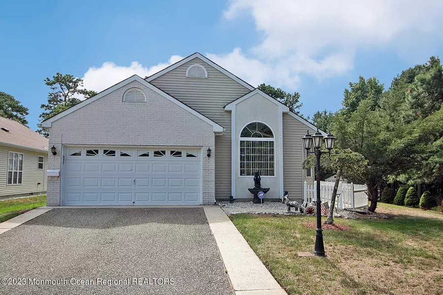 270 Jamaica Boulevard, Toms River, NJ 08757