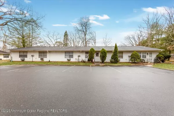 302 Malvern Court #1003, Lakewood, NJ 08701