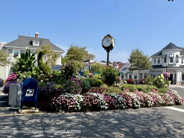 Spring Lake, NJ 07762,309 Morris Avenue #J