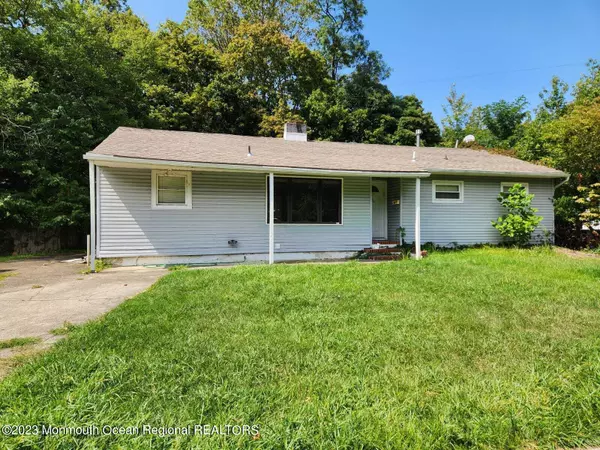 116 Regent Drive, Lakewood, NJ 08701