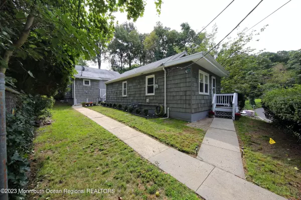 Highlands, NJ 07732,109 Valley Avenue