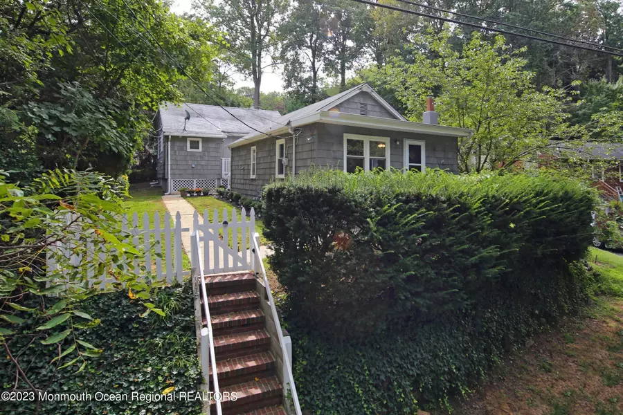 109 Valley Avenue, Highlands, NJ 07732