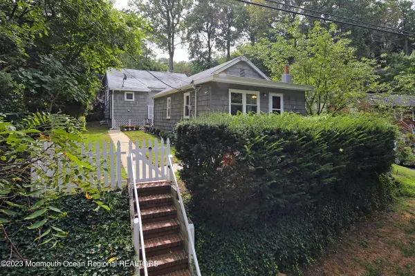 109 Valley Avenue, Highlands, NJ 07732