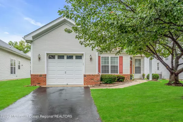 Lakewood, NJ 08701,12 Goldenedge Way