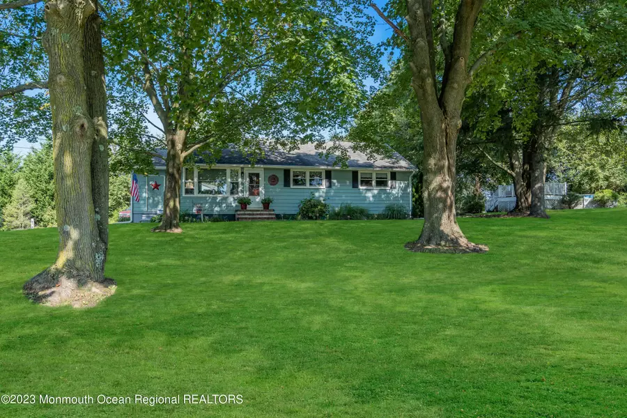 892 Monmouth Road, Cream Ridge, NJ 08514