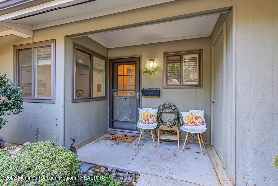 28 Friendship Court, Red Bank, NJ 07701