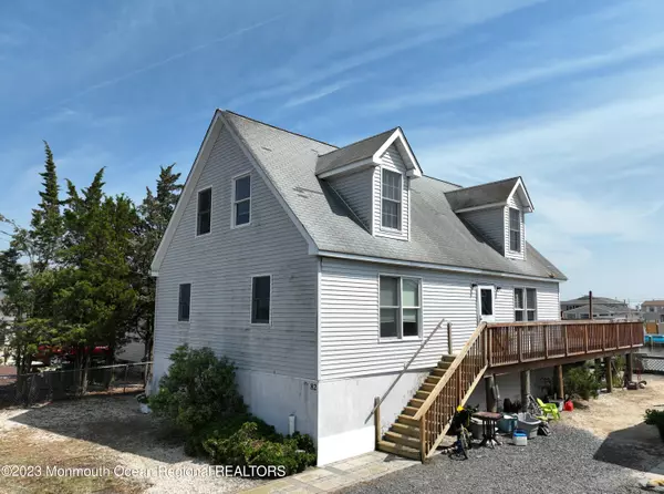 82 Dolphin Road,  Tuckerton,  NJ 08087