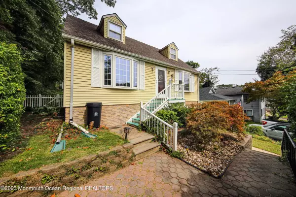 Highlands, NJ 07732,212 Linden Avenue