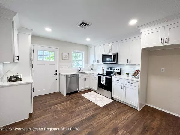 Lakewood, NJ 08701,243 Jefferson Court