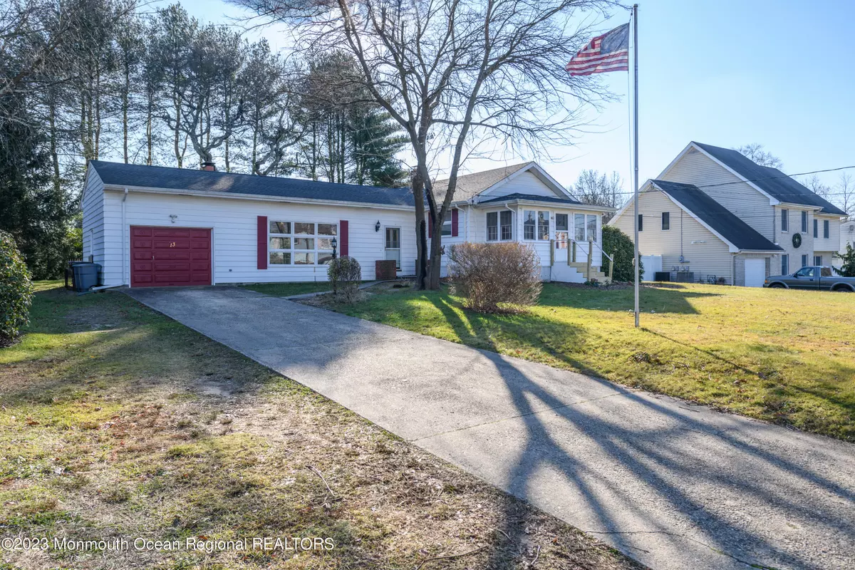 Matawan, NJ 07747,13 Texas Road