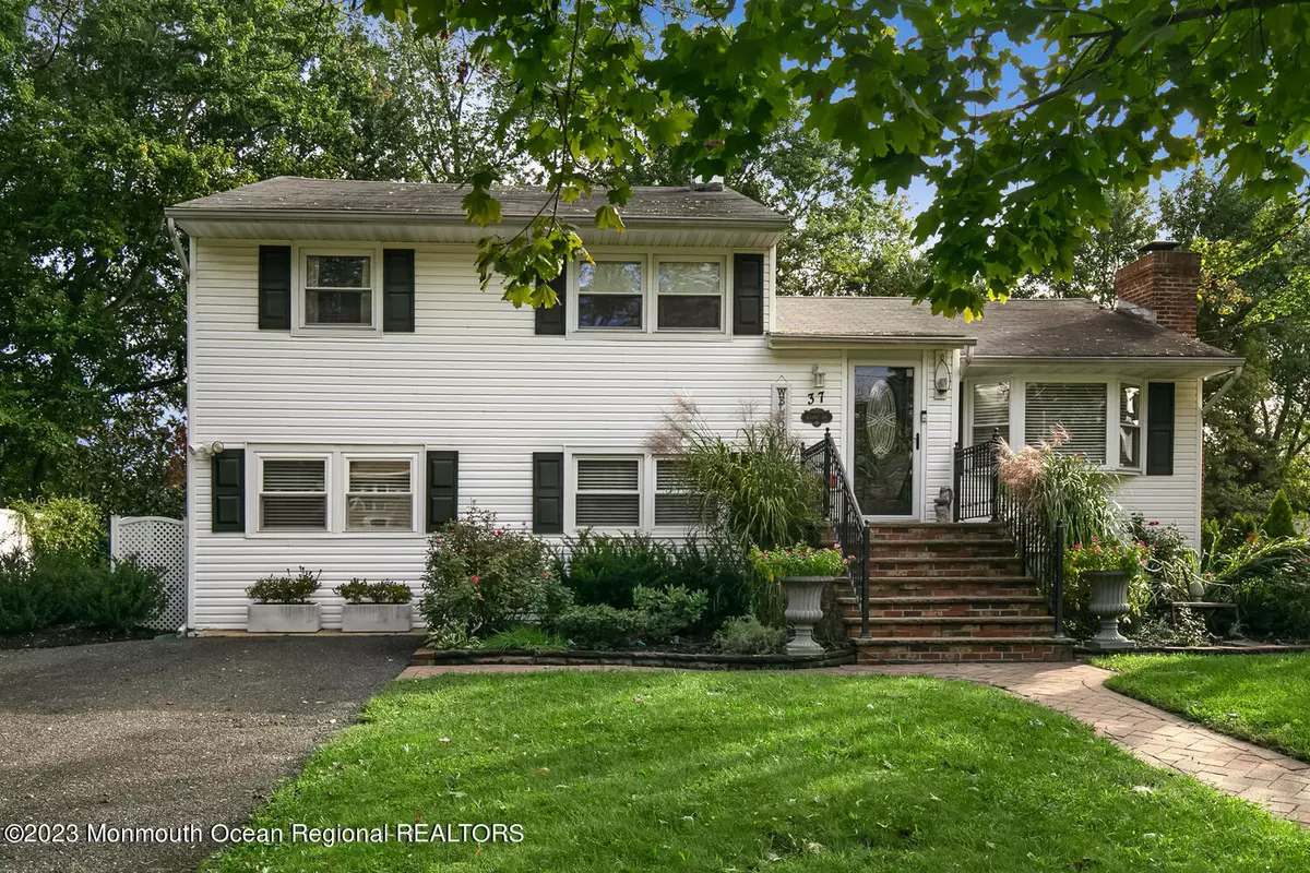 Red Bank, NJ 07701,37 Walnut Avenue