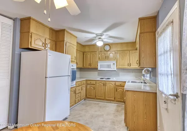 Lakewood, NJ 08701,863 Inverness Court #A