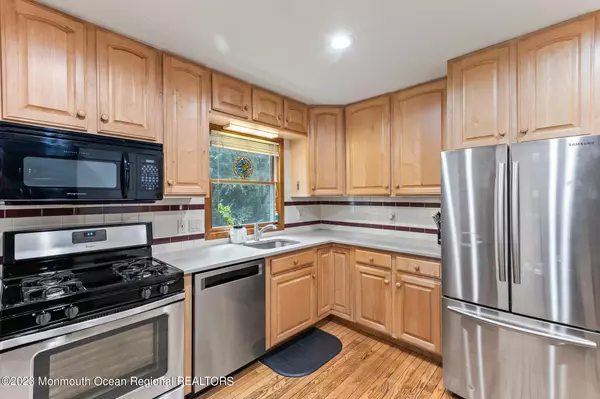 Matawan, NJ 07747,3 Fawn Drive