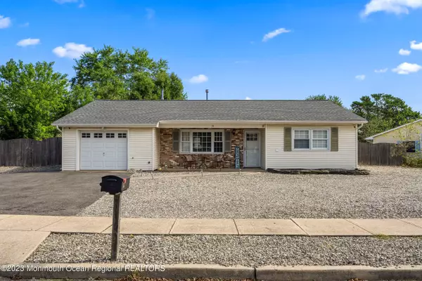 33 Tulsa Drive, Barnegat, NJ 08005