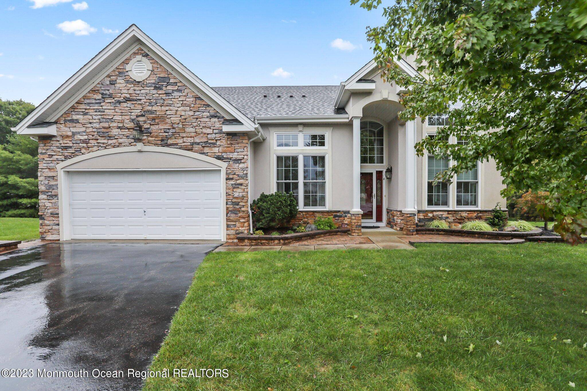 Barnegat, NJ 08005,4 Little Falls Court