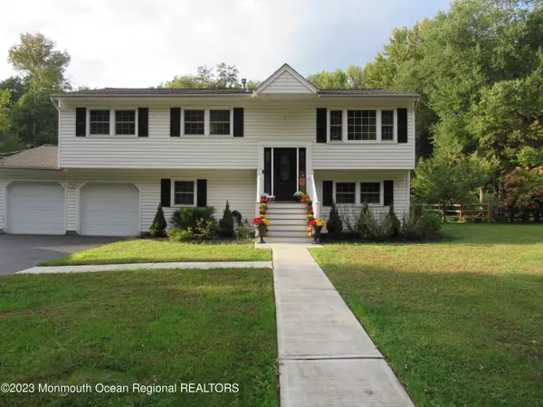 Roosevelt, NJ 08555,64 Pine Drive