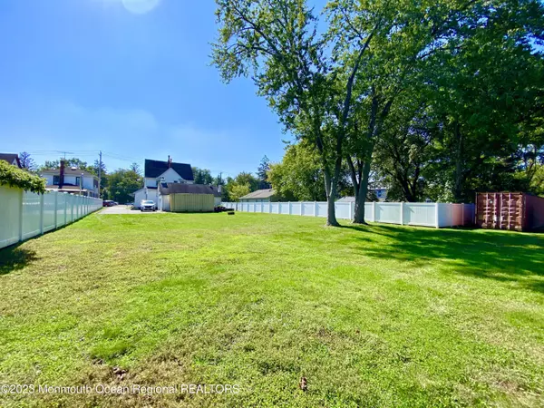 Englishtown, NJ 07726,10 Water Street