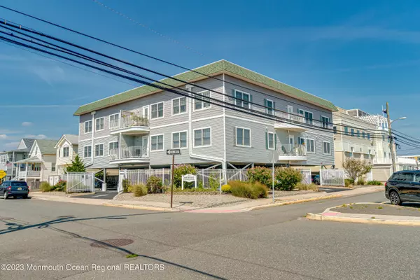 Seaside Heights, NJ 08751,202 Webster Avenue #7