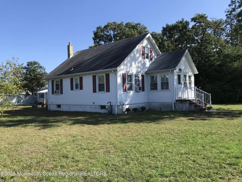 411 Cedar Street, Lakehurst, NJ 08733