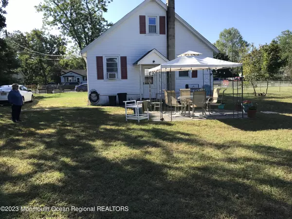 Lakehurst, NJ 08733,411 Cedar Street