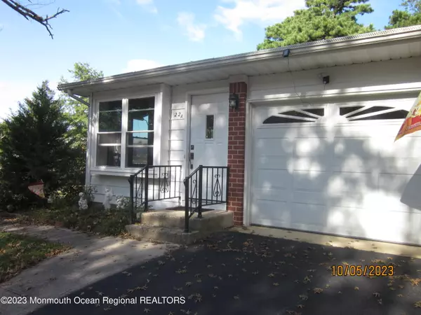 22 Molly Pitcher Boulevard, Whiting, NJ 08759