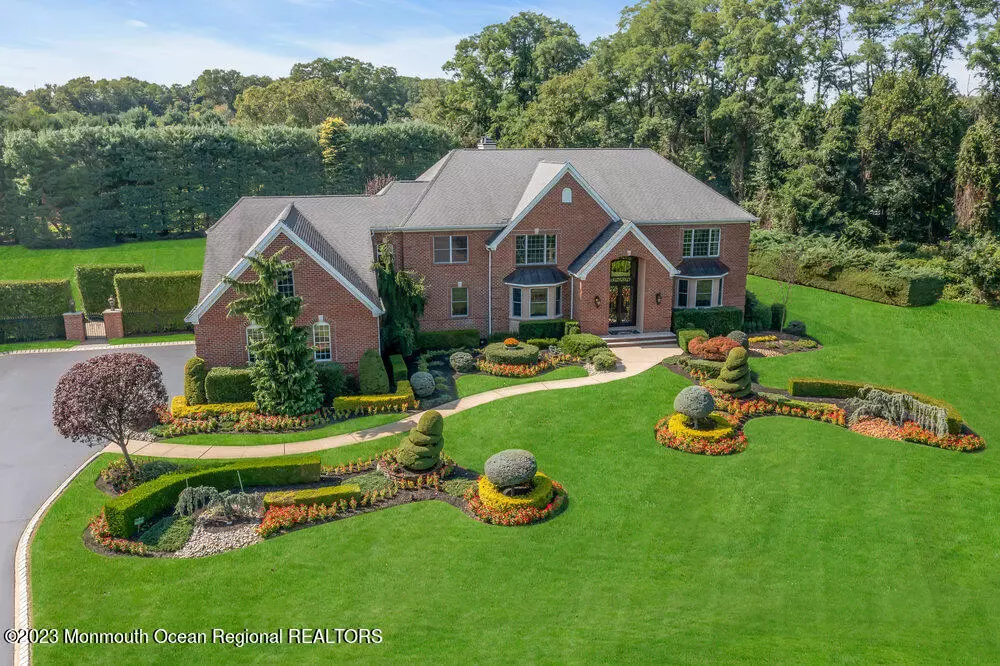 Holmdel, NJ 07733,9 Boxwood Terrace