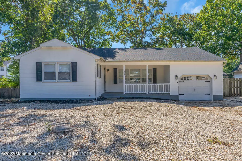Manahawkin, NJ 08050,1019 Clearwater Avenue