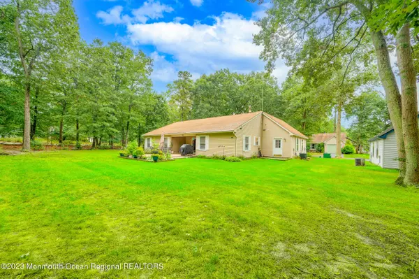 Whiting, NJ 08759,556 Petunia Lane N