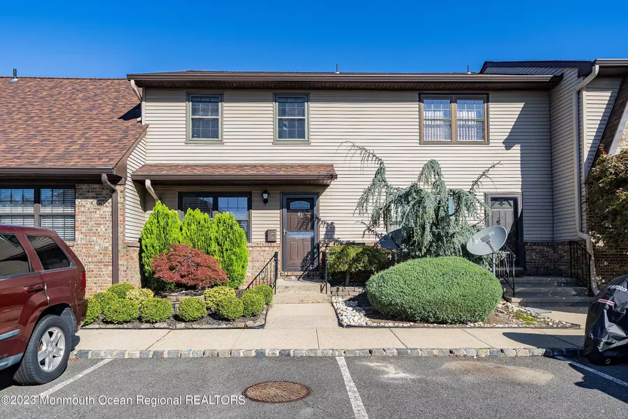 3 Village Green Way, Hazlet, NJ 07730