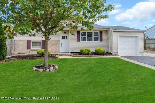 979 Hunt Drive, Toms River, NJ 08753