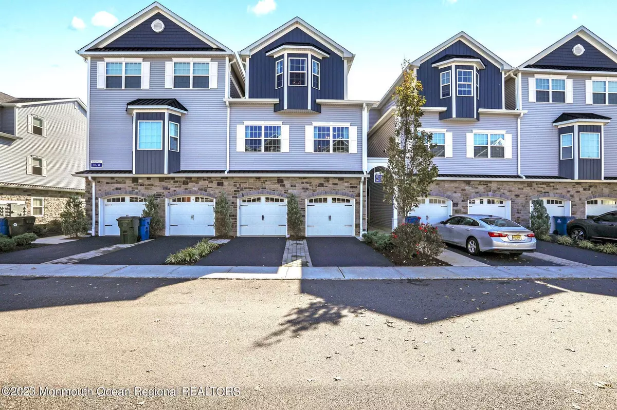 Hazlet, NJ 07730,14 Emily Court