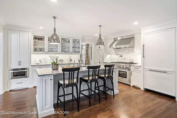 Rumson, NJ 07760,4 Bellevue Avenue