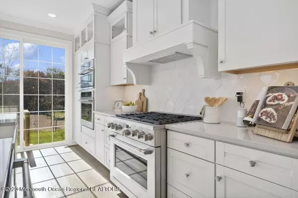 2011 Goldfinch Court #1906, Wall, NJ 07753