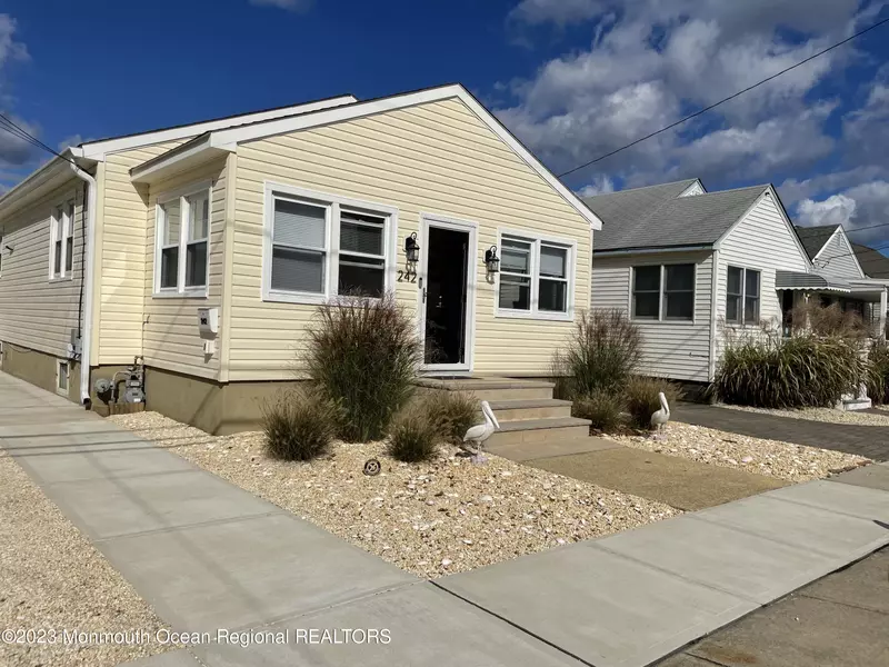 242 Carteret Avenue, Seaside Heights, NJ 08751