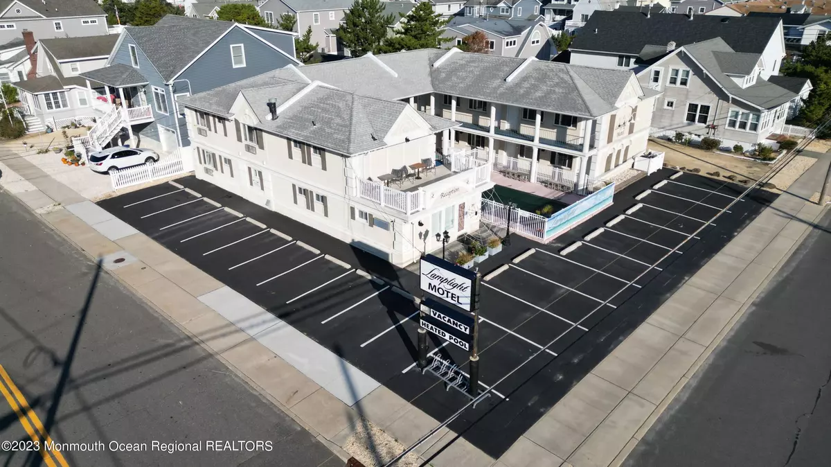 Lavallette, NJ 08735,204 Grand Central Avenue