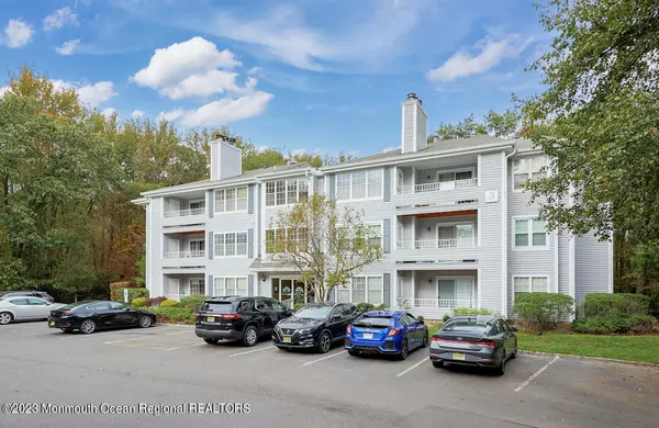 Helmetta, NJ 08828,309 Raintree Court #309