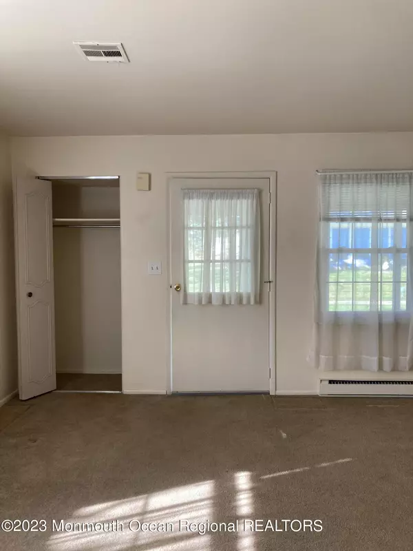 Lakewood, NJ 08701,1021 Aberdeen Drive