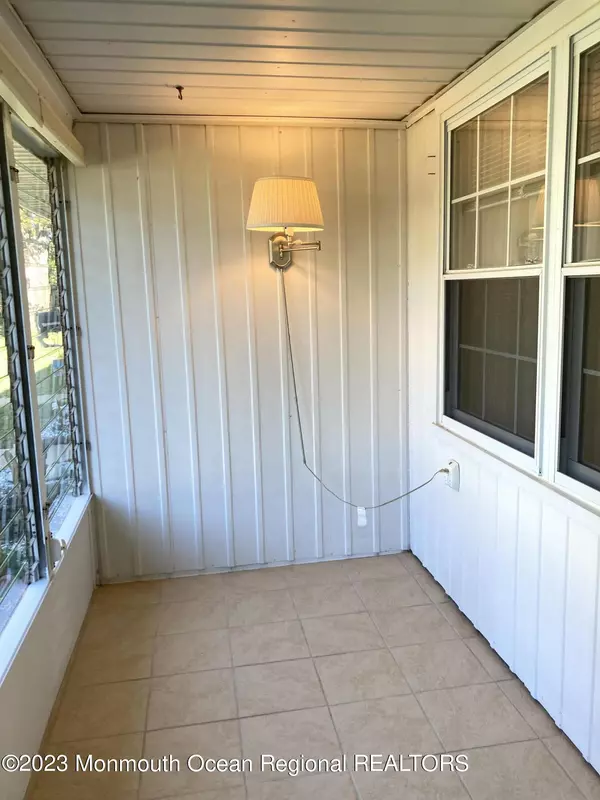 Lakewood, NJ 08701,1021 Aberdeen Drive