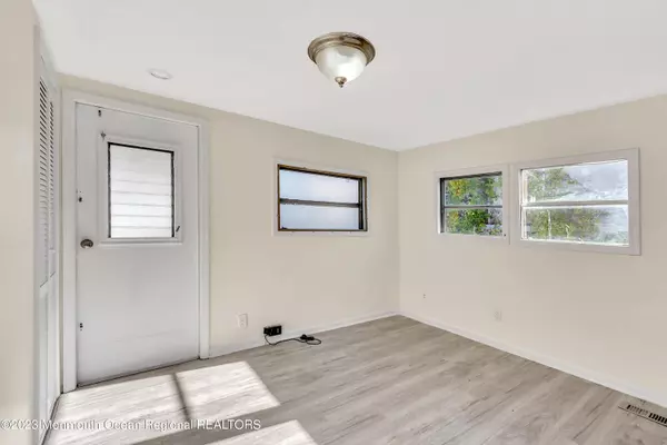 Hazlet, NJ 07730,83 Ruth Street