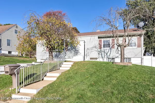 Hazlet, NJ 07730,15 Oregon Avenue