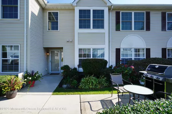 Wall, NJ 07719,29 Racquet Road